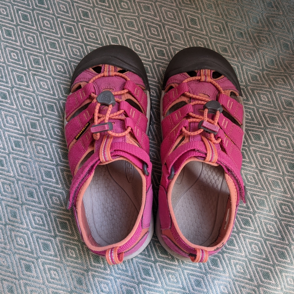 Keen Newport H2 Youth Sandals in Pink - Picture 5 of 13